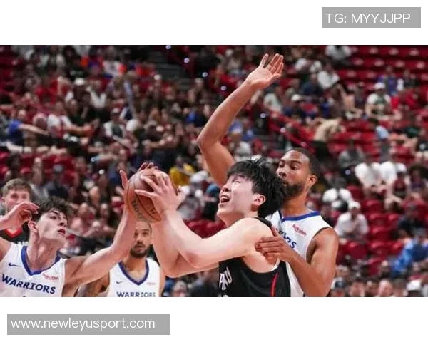 瀚森在比赛中展现出自信与进步逐渐找到个人节奏的精彩表现