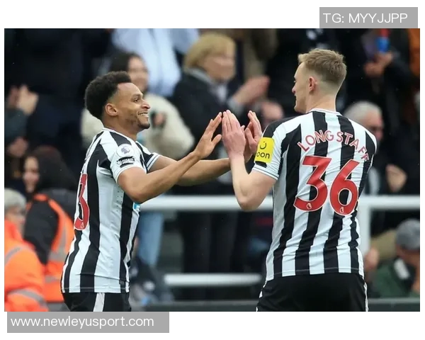 洛杉矶FC宣布续约38岁门将洛里至2026年并附加一年选择权