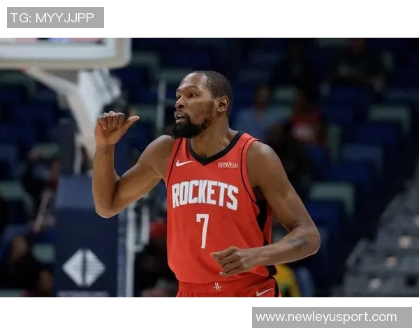 杜兰特遭遇防守夹击频频失误全场仅得24分1篮板2助攻表现不佳 杜兰特遭遇防守夹击频频失误全场仅得24分1篮板2助攻表现不佳